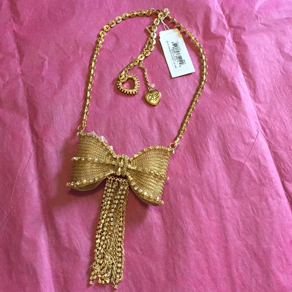 Betsey Johnson Jewelry - Stunning gold mesh Bow 🙇‍♀️❤️😍🔥